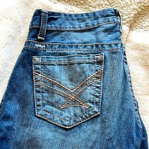 Women’s ADA lighter wash jeans!